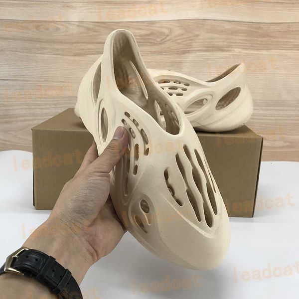 with box sandals men women slipper resin earth brown soot dark blue green foam runner ararat triple black bone white mens sneakers slide ysj 
with box sandals men women slipper resin earth brown soot dark blue green foam runner ararat triple black bone white mens sneakers slide ysj