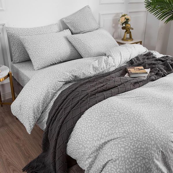 bedding set leopard duvet cover bed 2 people comforters 240x220 king size double euro couple quilt case pillowcases decorative sets
bedding set leopard duvet cover bed 2 people comforters 240x220 king size double euro couple quilt case pillowcases decorative sets