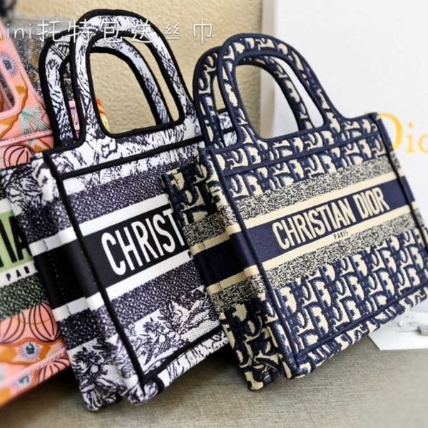 storage bags d di ce 2021 casual and fashionable portable cross carry little fragrance queen shopping bag handbag{category}{category} handba
storage bags d di ce 2021 casual and fashionable portable cross carry little fragrance queen shopping bag handbag{category}{category} handba