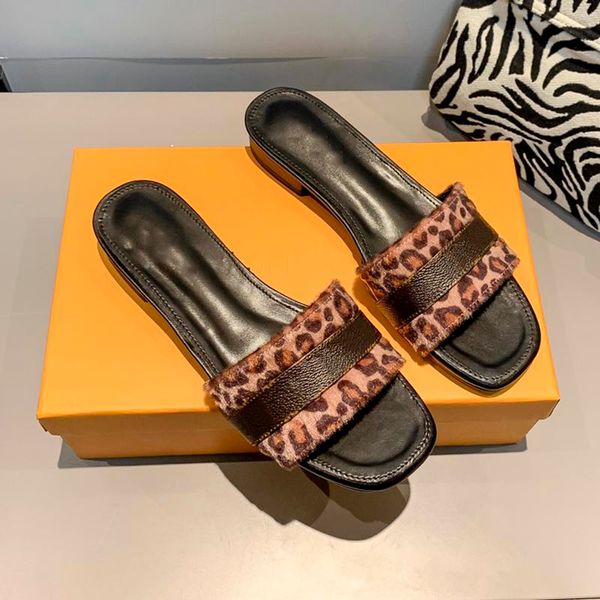 2022women designers leopard print slides slippers paris classic vintage leather flat heel scuffs designer slipper woman fashion, Black
2022women designers leopard print slides slippers paris classic vintage leather flat heel scuffs designer slipper woman fashion, Black