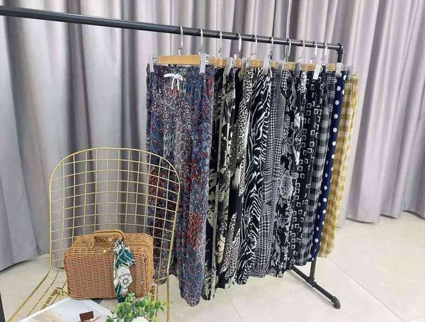 cool pants, lantern loose womens pant fitting home casual capris, bohemian personality, Black;white
cool pants, lantern loose womens pant fitting home casual capris, bohemian personality, Black;white