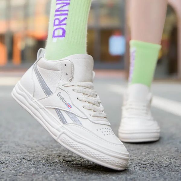 running shoes for pink white 2021 designer women cream fashion womens trainers breathable outdoor sports sneakers size 35-40 19484 s, Black
running shoes for pink white 2021 designer women cream fashion womens trainers breathable outdoor sports sneakers size 35-40 19484 s, Black