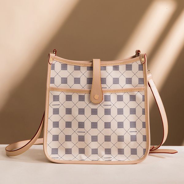 designer handbags ladies tote bag 2021 women's printed plaid shoulder spring and summer simple messenger large capacity underarm
designer handbags ladies tote bag 2021 women's printed plaid shoulder spring and summer simple messenger large capacity underarm