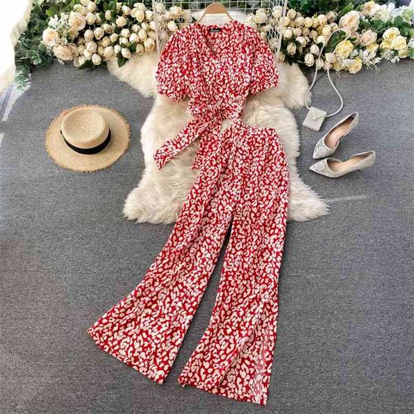 spring autumn women printed two piece set beach vacation party v-neck bandage short + high waist wide leg pants suit 210426, White
spring autumn women printed two piece set beach vacation party v-neck bandage short + high waist wide leg pants suit 210426, White