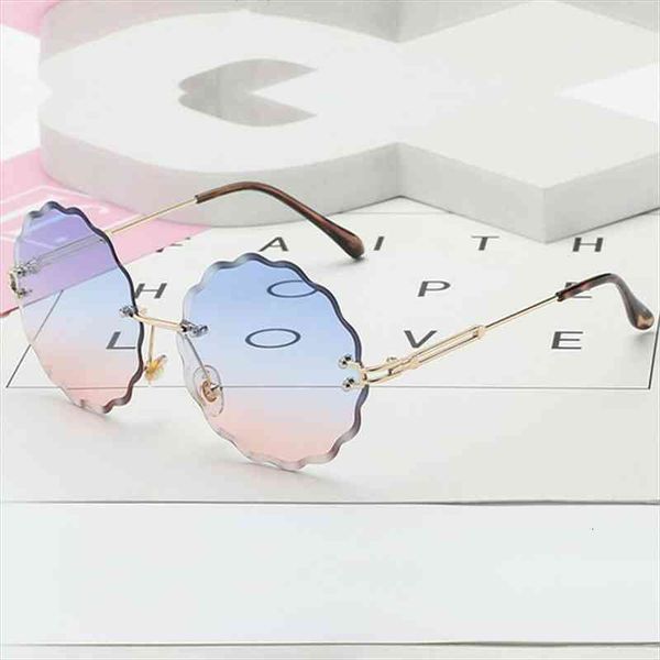 round sunglasses women fashion metal frame rimless flower shape sun glasses vintage brand design female gradient, White;black
round sunglasses women fashion metal frame rimless flower shape sun glasses vintage brand design female gradient, White;black