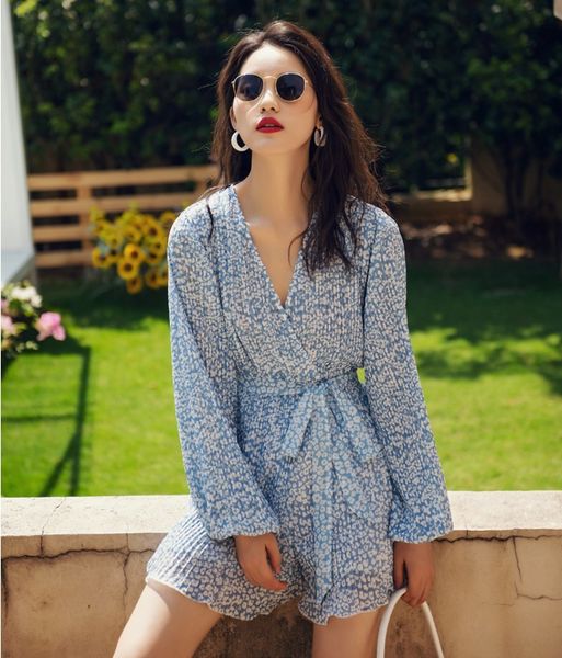v-neck summer women's long lnatern sleeve floral printted blue jumpsuit high waist sashes draped chiffon romper overalls female 210514, Black;white
v-neck summer women's long lnatern sleeve floral printted blue jumpsuit high waist sashes draped chiffon romper overalls female 210514, Black;white