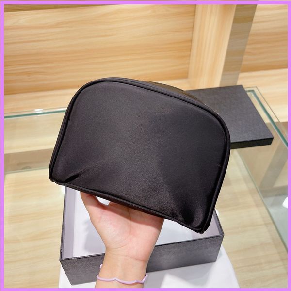 new women fashion bags ladies designer large cosmetic bag handbag waterproof square design large capacity pack cosmetics d217234f
new women fashion bags ladies designer large cosmetic bag handbag waterproof square design large capacity pack cosmetics d217234f