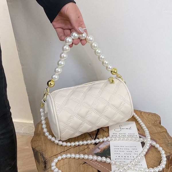 handbag lingge chain pillow bag xiaoxiangfeng pearl korean version single shoulder messenger fashion cylinder
handbag lingge chain pillow bag xiaoxiangfeng pearl korean version single shoulder messenger fashion cylinder