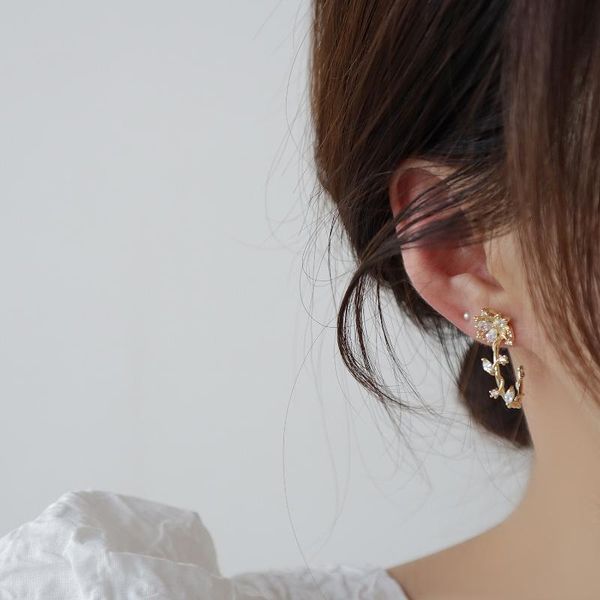 sjgu-317 fashion jewelry crystal leaves flower exquisite stud earrings for woman holiday party elegant earring, Golden;silver
sjgu-317 fashion jewelry crystal leaves flower exquisite stud earrings for woman holiday party elegant earring, Golden;silver