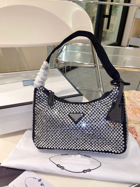 duchesse fashion hobo women shoulder bags unique triangle logo genuine leather chest pack lady tote purse messenger bag
duchesse fashion hobo women shoulder bags unique triangle logo genuine leather chest pack lady tote purse messenger bag