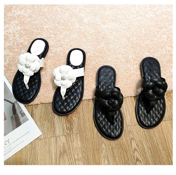 2021 high-quality designer flip flops, woman beach slides in summer, rubber sandals in summer, sent in the box, Black
2021 high-quality designer flip flops, woman beach slides in summer, rubber sandals in summer, sent in the box, Black