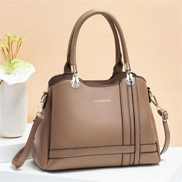 evening bags 2021 women luxury designer famous fake brand.wholesale ladies pu leather mini kawaii cross body bag.226
evening bags 2021 women luxury designer famous fake brand.wholesale ladies pu leather mini kawaii cross body bag.226