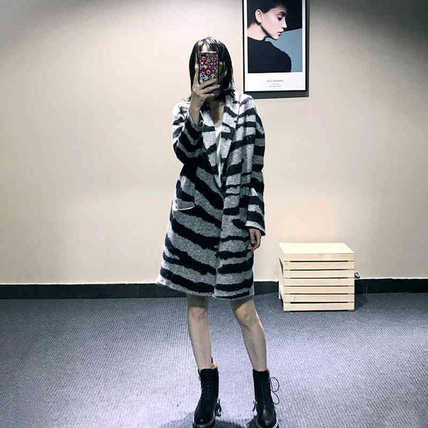 wool winter & blends zebra-print wool-blend knitted thick coat 5dex, Black
wool winter & blends zebra-print wool-blend knitted thick coat 5dex, Black