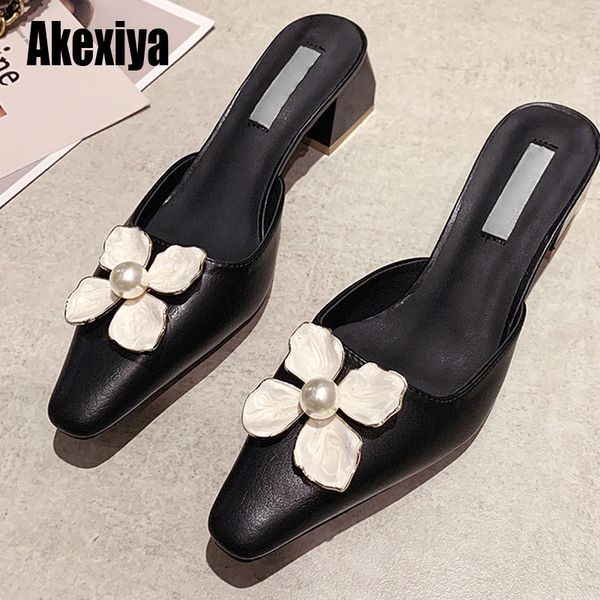 half slippers fashion outside pointed flat pearl decor women one-pedal lazy muller shoes female 2021, Black
half slippers fashion outside pointed flat pearl decor women one-pedal lazy muller shoes female 2021, Black