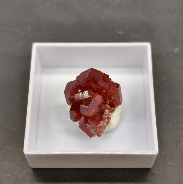 100% natural vanadinite mineral specimen quartz crystal collection stones and crystals box size 28 mm decorative objects & figurines
100% natural vanadinite mineral specimen quartz crystal collection stones and crystals box size 28 mm decorative objects & figurines