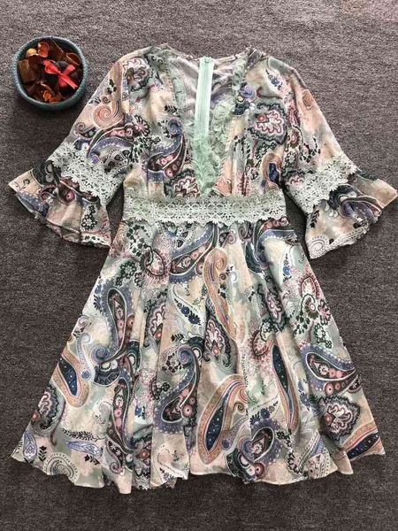 dresses boho summer style ladies v-neck vintage prints appliques lace patchwork flare sleeve slim, Black;gray
dresses boho summer style ladies v-neck vintage prints appliques lace patchwork flare sleeve slim, Black;gray