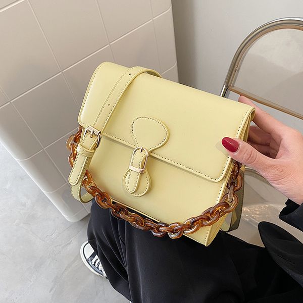 niche design handbags 2021 new fashion high-end selling messenger bag chain handbag square bag shoulder bag width 20cm
niche design handbags 2021 new fashion high-end selling messenger bag chain handbag square bag shoulder bag width 20cm
