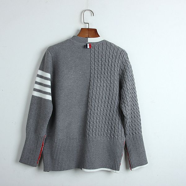 new pullover crew neck in autumn winter 2021 women wear versatile loose men's and women's same bottomed sweater, White;black
new pullover crew neck in autumn winter 2021 women wear versatile loose men's and women's same bottomed sweater, White;black