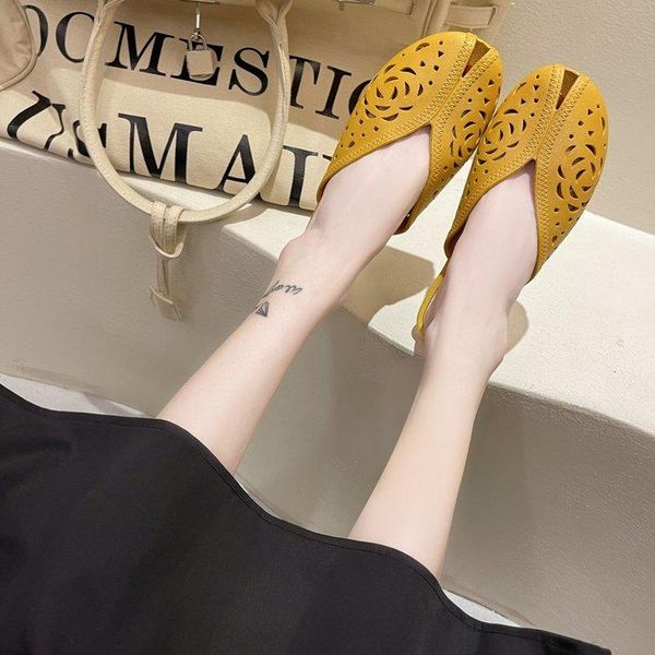 slippers the summer version of 2021 is small fish open back hollow butterfly style slipper, Black
slippers the summer version of 2021 is small fish open back hollow butterfly style slipper, Black