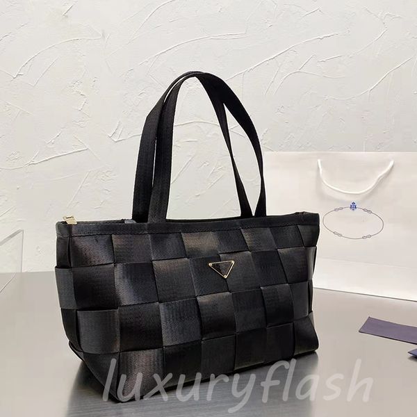 2022 ladies tote woven handbags shopping bag large capacity designers luxurys shoulder bags fashion trend all-match handbag
2022 ladies tote woven handbags shopping bag large capacity designers luxurys shoulder bags fashion trend all-match handbag