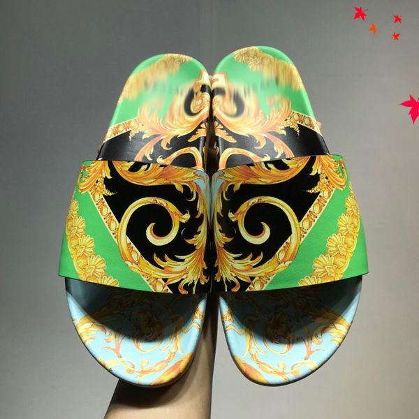 luxurys men slippers designer rubber slides sandal mens designers flat fashion shoes beach flip flops flower with box size 39-45 -g364, Black
luxurys men slippers designer rubber slides sandal mens designers flat fashion shoes beach flip flops flower with box size 39-45 -g364, Black
