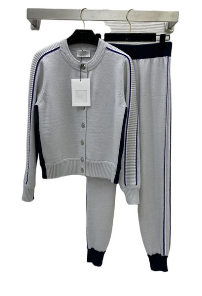 luxury women's two piece pants 2021 autumn winter o neck long sleeve sweater brand same style designer clothing 1204-2, White
luxury women's two piece pants 2021 autumn winter o neck long sleeve sweater brand same style designer clothing 1204-2, White