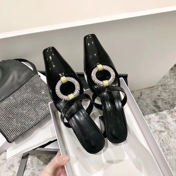 arrival women slides 2021 black patent leather summer shoes woman slippers crystal decor square heels mules chaussures femme
arrival women slides 2021 black patent leather summer shoes woman slippers crystal decor square heels mules chaussures femme