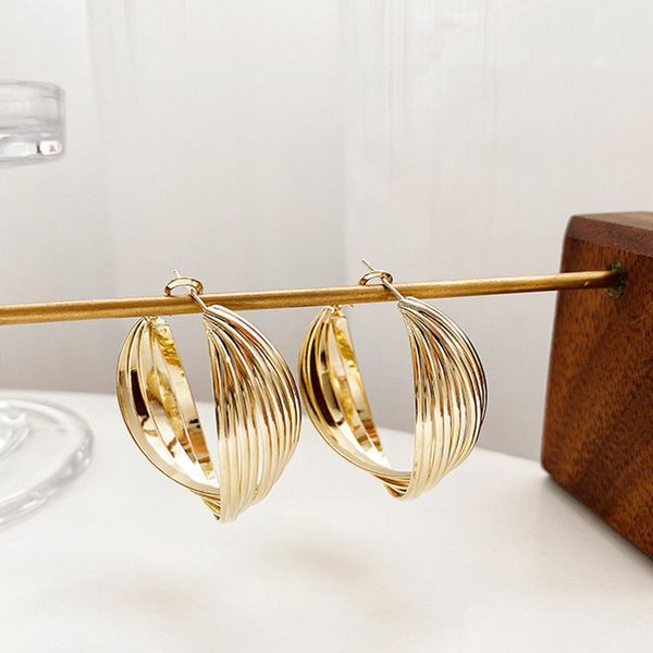 cross new korean net red metal braided earrings mobius multi-layer twist hundred buckle, Golden;silver
cross new korean net red metal braided earrings mobius multi-layer twist hundred buckle, Golden;silver