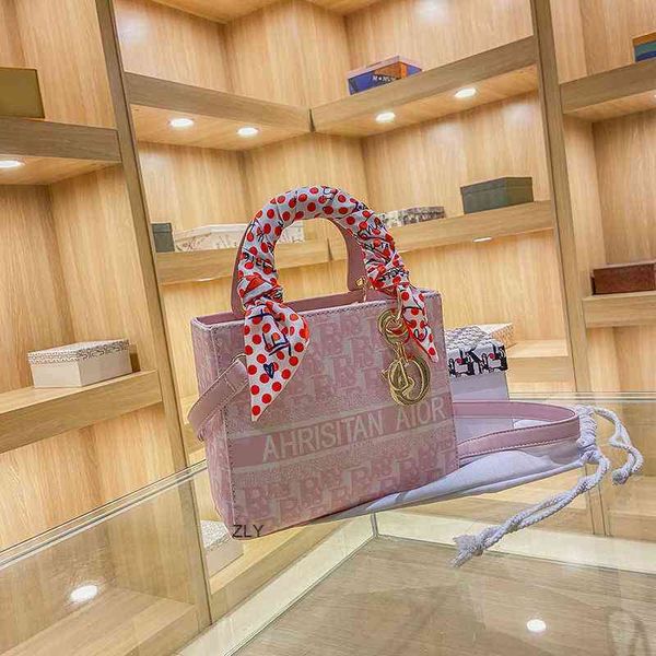 princess bag small bag women's canvas net red embroidery women's fashion rhombic chain bag one shoulder messenger bag[finished on
princess bag small bag women's canvas net red embroidery women's fashion rhombic chain bag one shoulder messenger bag[finished on