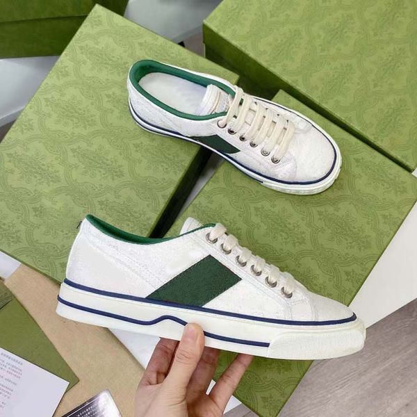 men casual sport canvas shoes women travel leather lace-up sneaker fashion lady designer running trainers european flat shoe letters royal b, Black
men casual sport canvas shoes women travel leather lace-up sneaker fashion lady designer running trainers european flat shoe letters royal b, Black