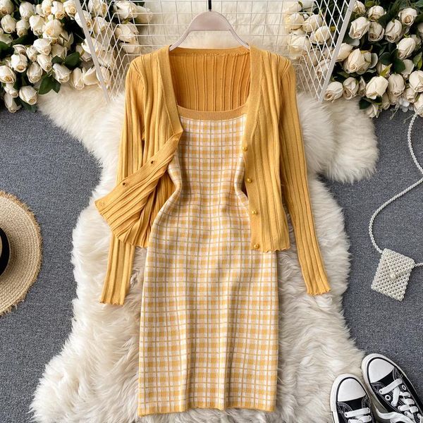 casual dresses women knit two piece set plaid print spaghetti strap bodycon mini dress and long sleeve cardigan suits womens clothing sets, Black;gray
casual dresses women knit two piece set plaid print spaghetti strap bodycon mini dress and long sleeve cardigan suits womens clothing sets, Black;gray