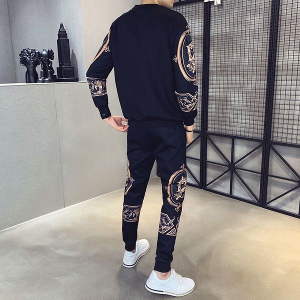 tee luxury printed autumn around the neck suit fashion sweater play sports two pieces together, White;black
tee luxury printed autumn around the neck suit fashion sweater play sports two pieces together, White;black