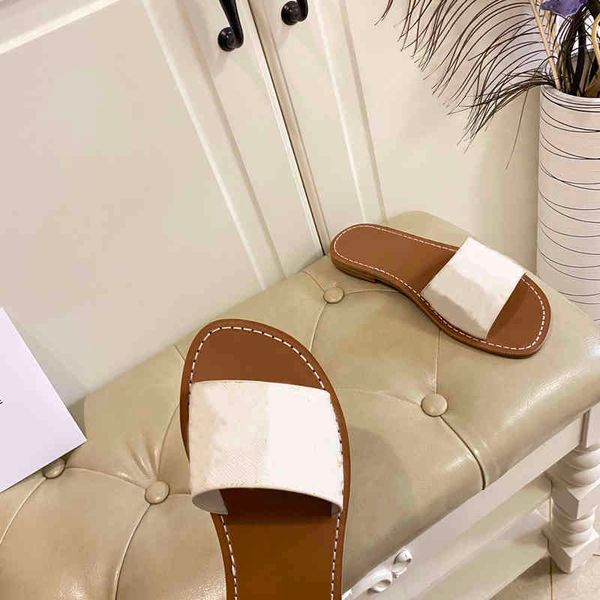 slippers 2021 brand design fashion lady slippers. genuine leather 35-39 size with box and dust bag 1om3, Black
slippers 2021 brand design fashion lady slippers. genuine leather 35-39 size with box and dust bag 1om3, Black
