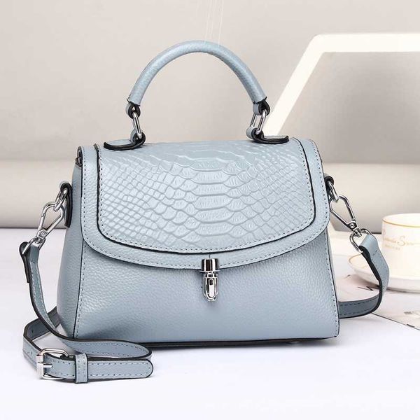 luxury handbags fashion lock small square 2021 leather msenger hand layer cowhide one shoulder fashion women's bag 6052
luxury handbags fashion lock small square 2021 leather msenger hand layer cowhide one shoulder fashion women's bag 6052