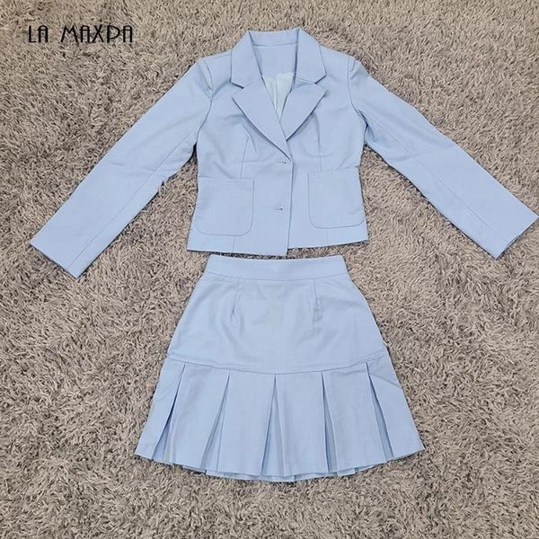 two piece dress high-quality fashion female two-piece summer sense suit jacket + mini a-line pleated skirt short retro, White
two piece dress high-quality fashion female two-piece summer sense suit jacket + mini a-line pleated skirt short retro, White