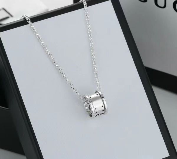 women necklace 50-55cm designer necklaces hollow pendant retro sterling silver with box zb005yx
women necklace 50-55cm designer necklaces hollow pendant retro sterling silver with box zb005yx