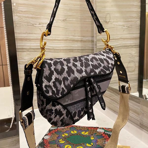 fashion designer women saddle famous luxury single shoulder bag, cross-body bag purses outlet
fashion designer women saddle famous luxury single shoulder bag, cross-body bag purses outlet