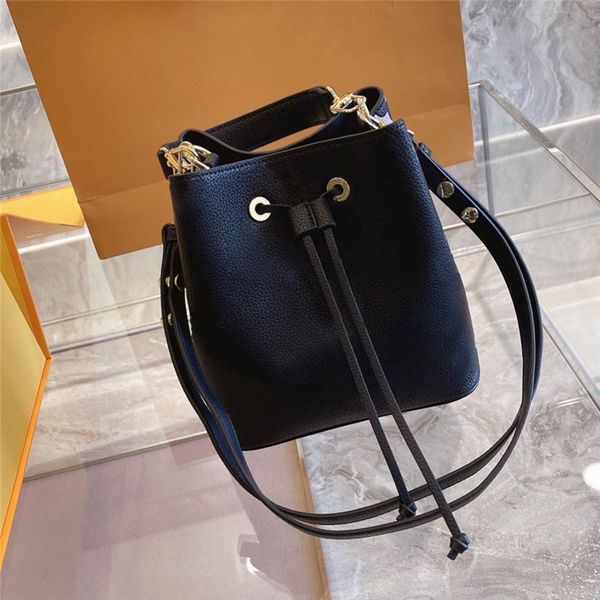 2021 ss lady fashion drawstring handbags shoulder cross open bag string long plain fresh practical casual interior compartment women popular, Red;black
2021 ss lady fashion drawstring handbags shoulder cross open bag string long plain fresh practical casual interior compartment women popular, Red;black