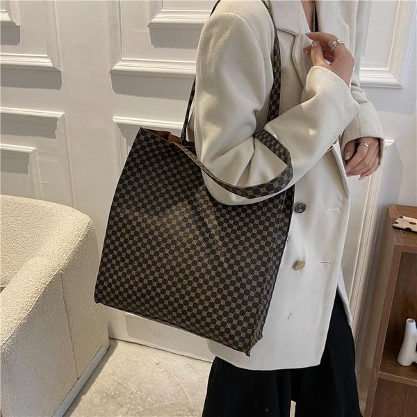 evening bags for women 2021 retro female bag printing shopping luxury handbag foreign style large capacity one-shoulder tote
evening bags for women 2021 retro female bag printing shopping luxury handbag foreign style large capacity one-shoulder tote