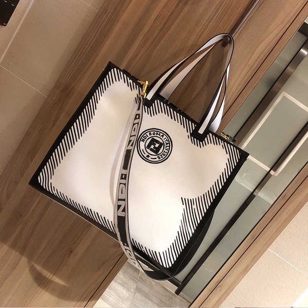 leather california sky series cartoon large tote women's bag ff tote one shoulder portable shopping hand zly
leather california sky series cartoon large tote women's bag ff tote one shoulder portable shopping hand zly