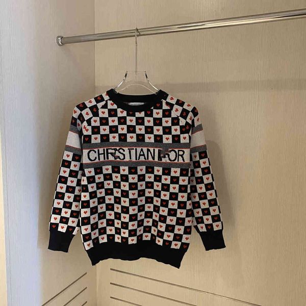 21 qiuchao brand english letters love checkerboard knitted round neck long sleeve sweater, White;black
21 qiuchao brand english letters love checkerboard knitted round neck long sleeve sweater, White;black