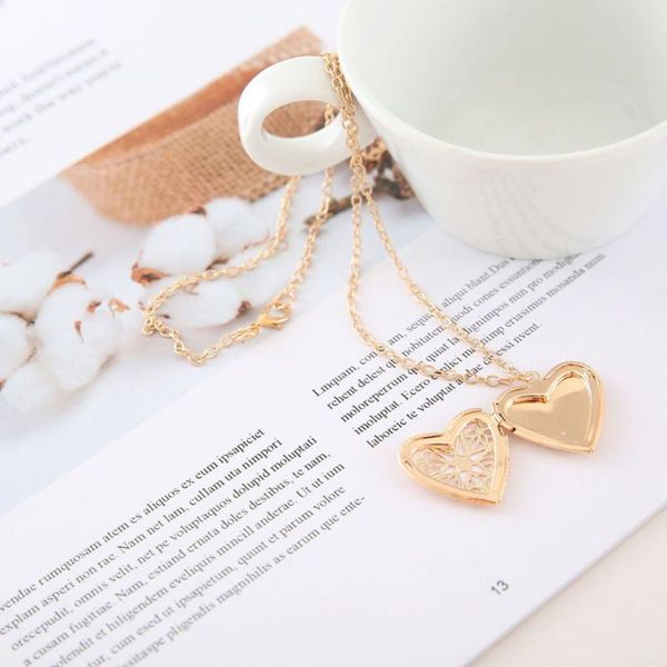 chokers memorable openwork heart golden cherish pendant necklace taking pos hollow flowers women jewelry, Golden;silver
chokers memorable openwork heart golden cherish pendant necklace taking pos hollow flowers women jewelry, Golden;silver