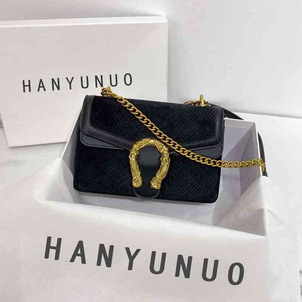 factory store 65% off clearance sale women's single shoulder messenger bag armpit street head small square bag, Black;red
factory store 65% off clearance sale women's single shoulder messenger bag armpit street head small square bag, Black;red