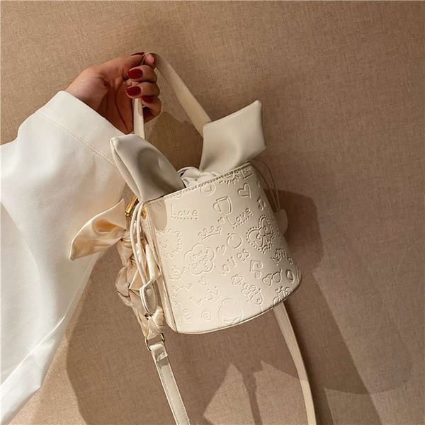 bag women's bag 2021 spring trend fashion net red msenger foreign style simple texture portable bucket
bag women's bag 2021 spring trend fashion net red msenger foreign style simple texture portable bucket