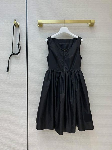 casual dresses luxury black dress women 2021 early spring high-end hepburn waist pleated puffy umbrella o-neck sleeveless short, Black;gray
casual dresses luxury black dress women 2021 early spring high-end hepburn waist pleated puffy umbrella o-neck sleeveless short, Black;gray