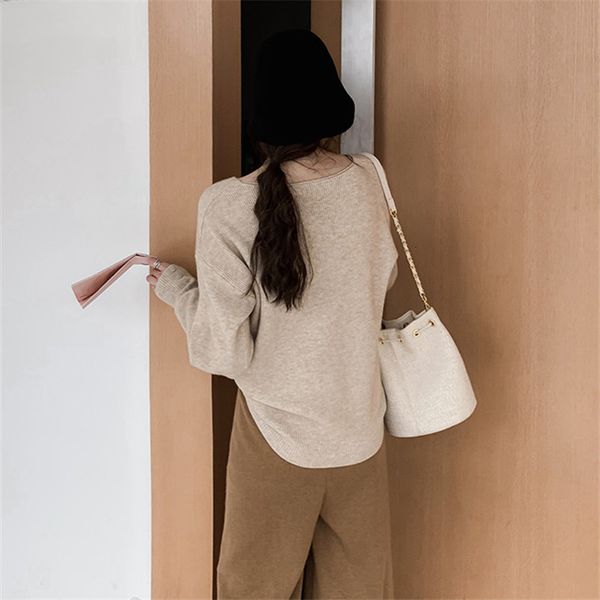women's sweaters autumn 2021 ladies sweater fine knitted solid color with loose-v cleavage and elegant casual office all correspondence, White;black
women's sweaters autumn 2021 ladies sweater fine knitted solid color with loose-v cleavage and elegant casual office all correspondence, White;black