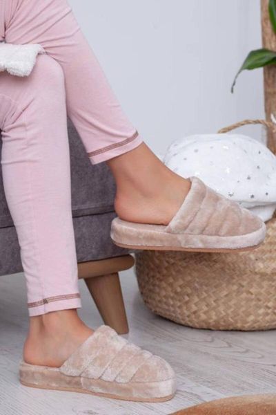 slippers women's beige puff, Black
slippers women's beige puff, Black