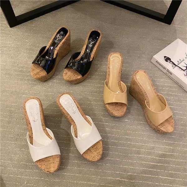 slippers house platform shoes peep toe slides on a wedge slipers women low summer 2021 rome fabric patent leather pu rubber hoof, Black
slippers house platform shoes peep toe slides on a wedge slipers women low summer 2021 rome fabric patent leather pu rubber hoof, Black