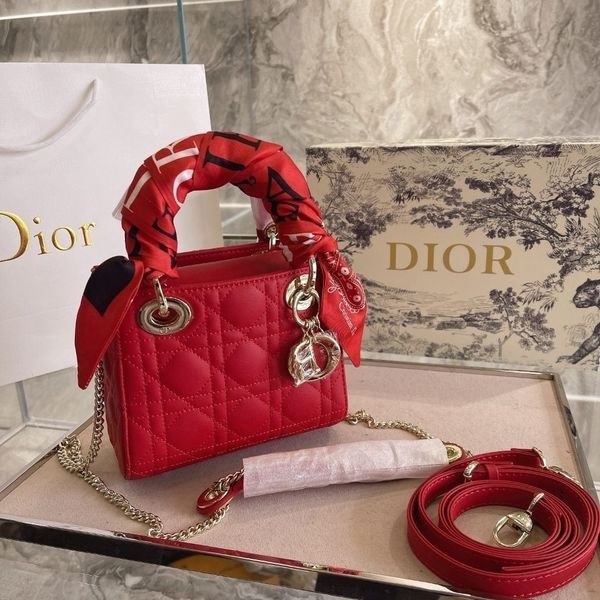 d di ce 2021 casual and fashionable hand-held cross carry small fragrance leather princess bag zly bags
d di ce 2021 casual and fashionable hand-held cross carry small fragrance leather princess bag zly bags
