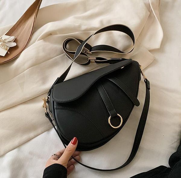 factory wholesale women handbag simple solid color leather shoulder bag street trend stitching leather messenger bag joker leather fashion b, Black;red
factory wholesale women handbag simple solid color leather shoulder bag street trend stitching leather messenger bag joker leather fashion b, Black;red